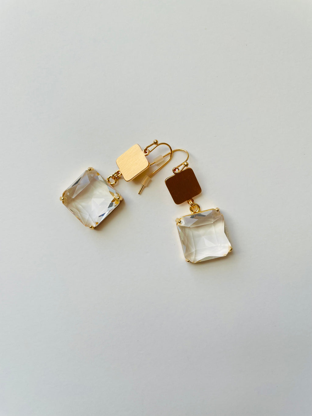 CRYSTAL GOLD SQUARE EARRINGS