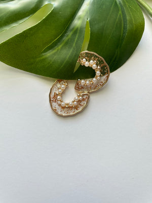 Chic Pearl Gold Earrings