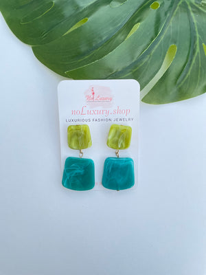 ACETATE RESIN SQUARE DROP EARRING
