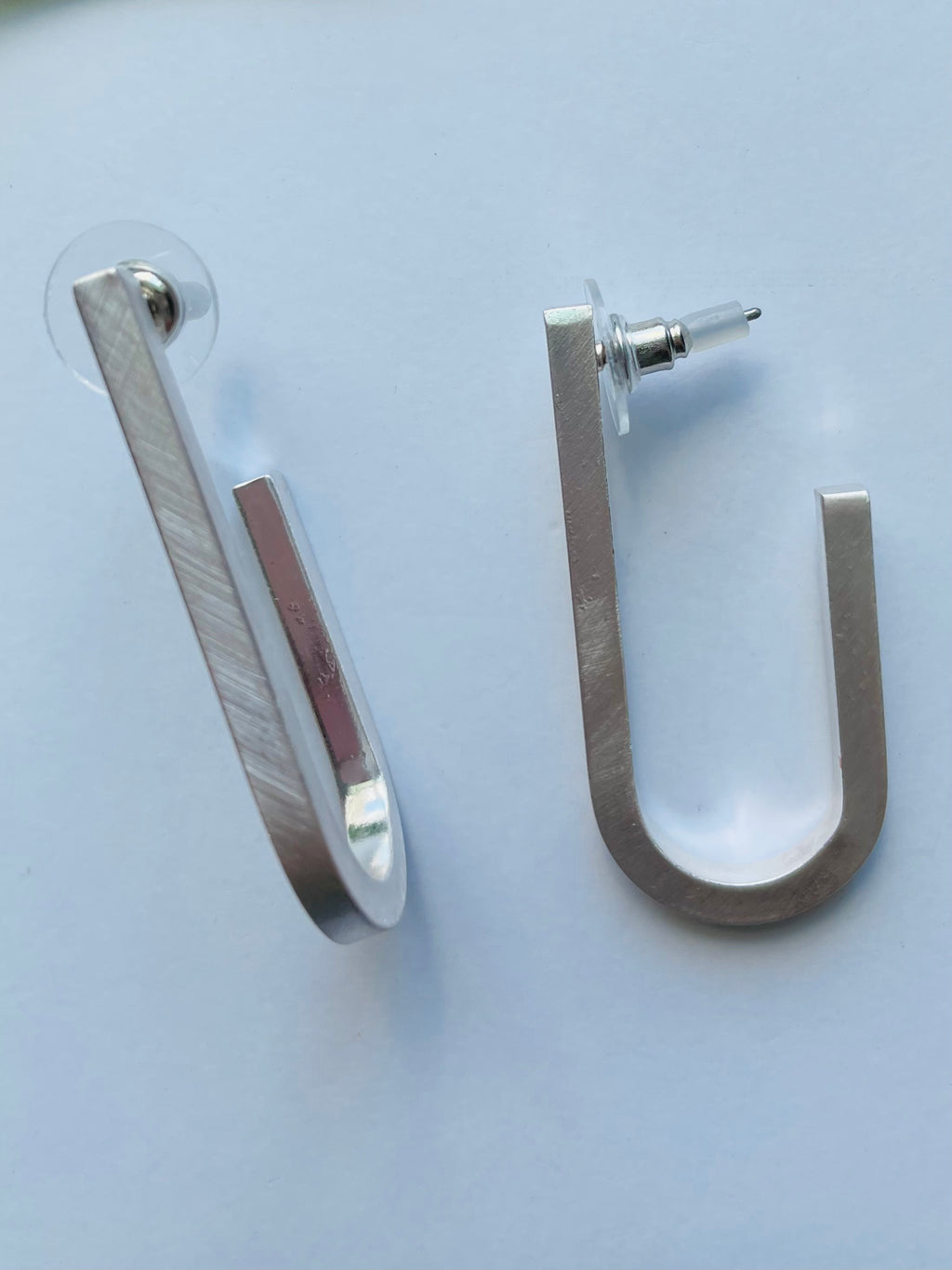 SILVER U EARRING